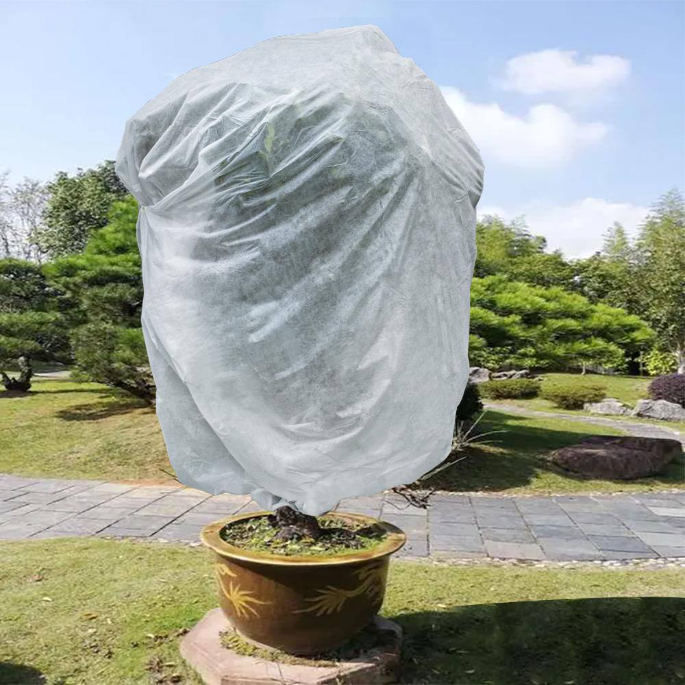 Plant Covers Freeze Protection 120in x120in 1.5oz Garden Plant Cover